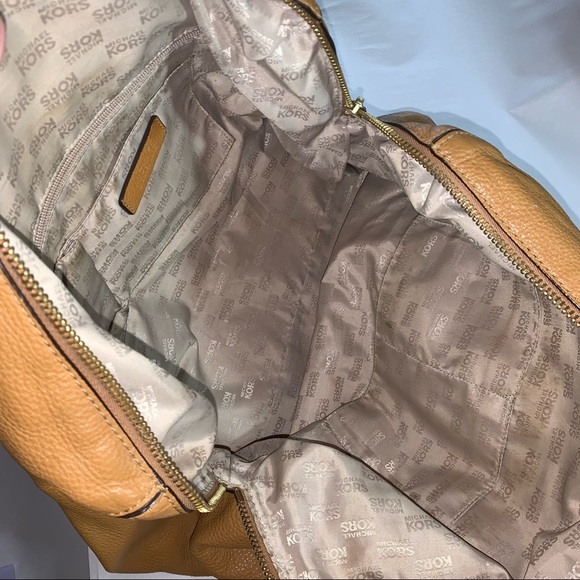 auth MICHAEL by MICHAEL KORS overnight bag $650 - Picture 14 of 16